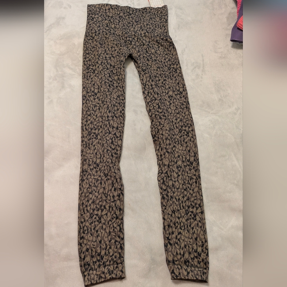 Spanx Leopard Print Pants Leggings Size Small Petite